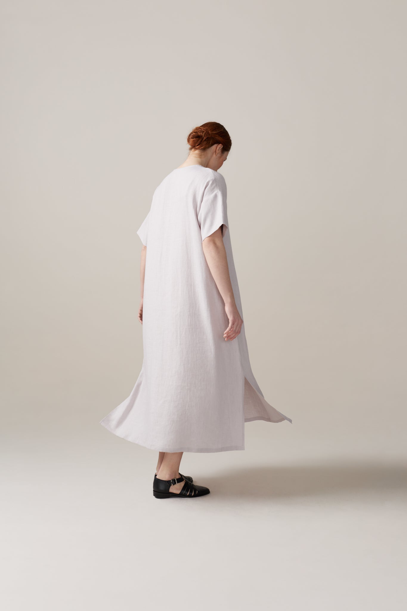 V-NECK LINEN DRESS